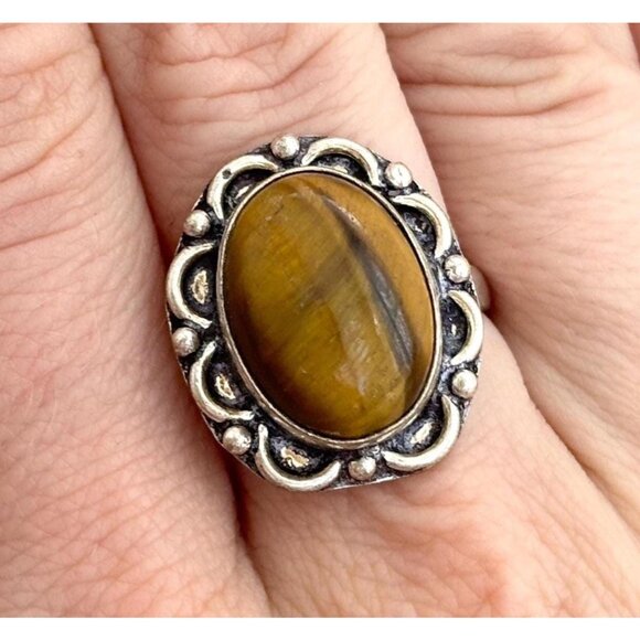 Genuine Tiger's Eye Scalloped Frame 925 sterling Silver SW Vintage Ring - sz 7 - Picture 1 of 10